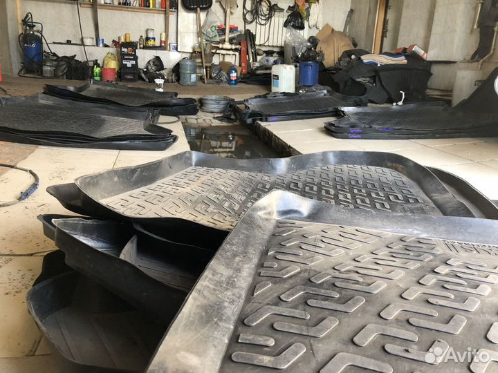 Коврики в багажник