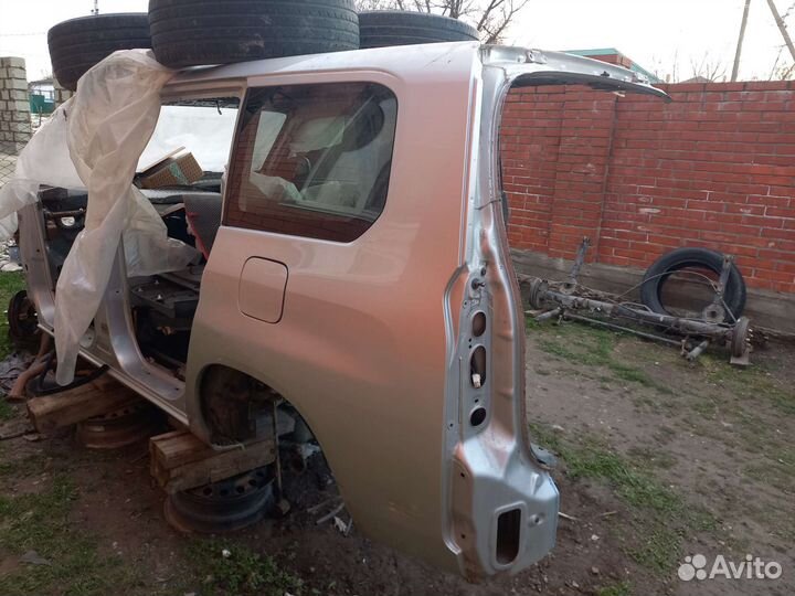 Заднее левое крыло тойота пробокс 2016 г