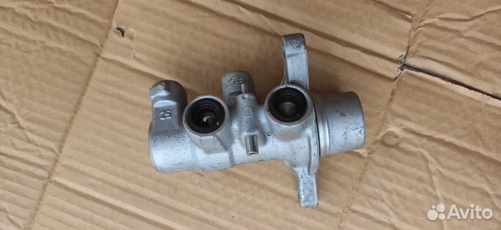 Главный тормозной цилиндр Peugeot Traveller