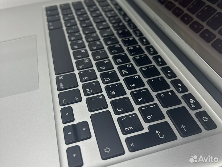 Отличный Apple MacBook Air 13 2015 i5/8/256ssd