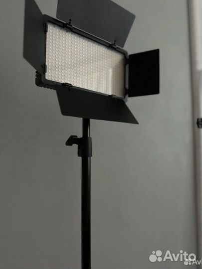 Видеосвет u600