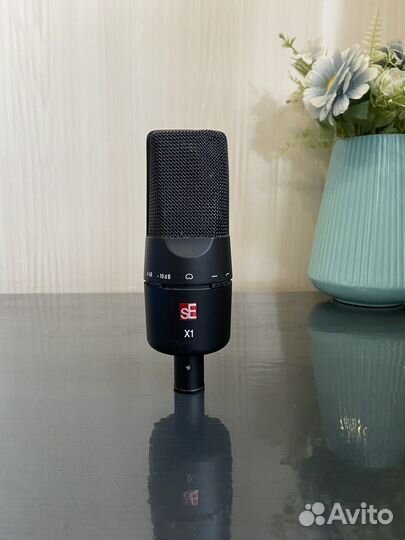 Студийный мифрофон se electronics x1