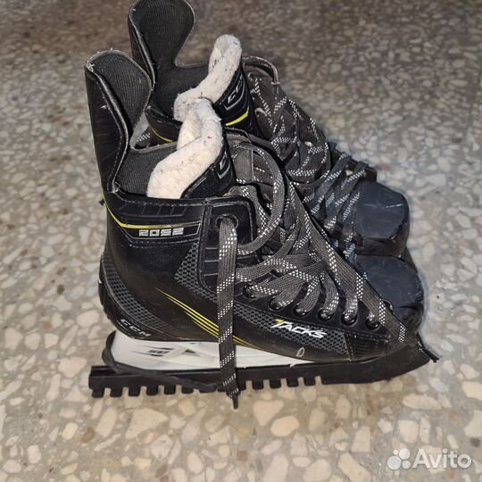 Коньки хоккейные CCM детские р.220