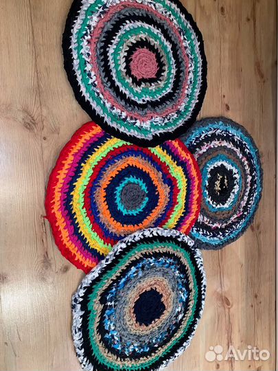 Коврик круглый вязанный