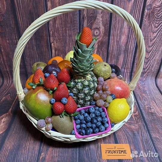 Фруктовая корзина на подарок
