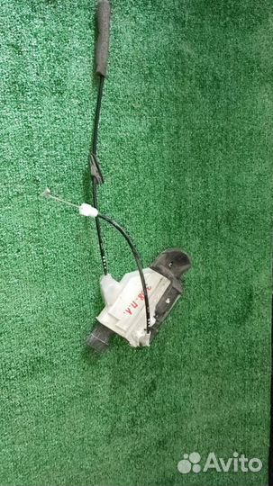 Замок двери передней левой Peugeot 308