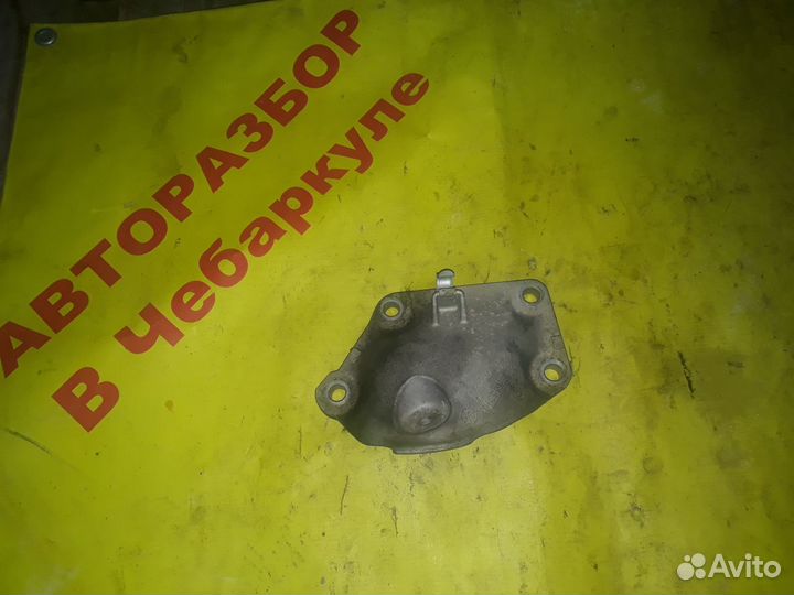 22116768521 Кронштейн двигателя BMW E60 E61