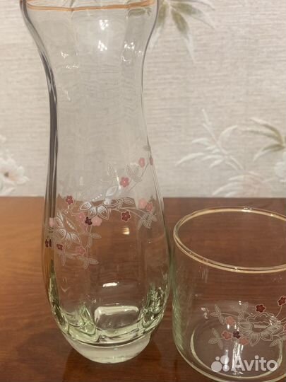 Графин с рюмками