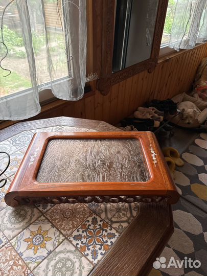 Маленький столик для чая