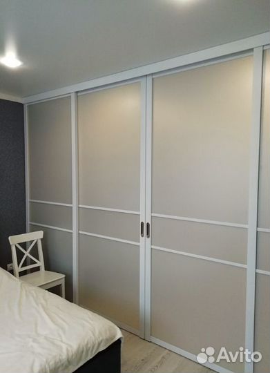 Межкомнатная раздвижная перегородка / Двери