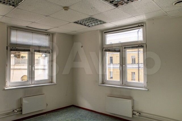 Здание, 573 м²