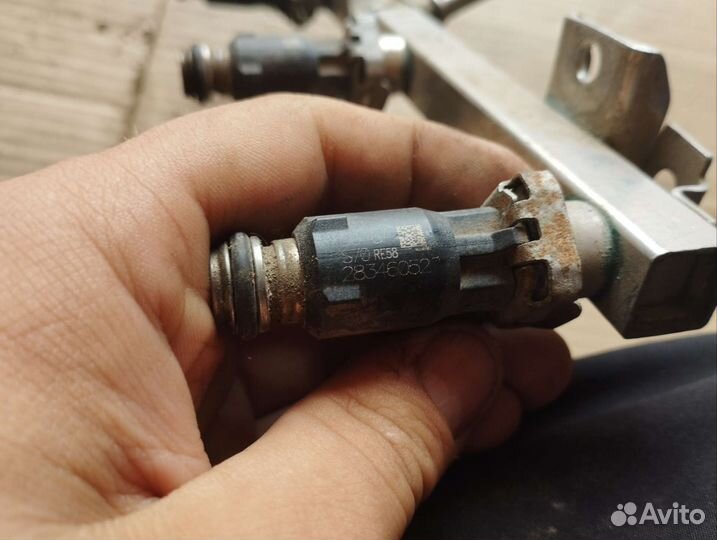 Топливная рампа с форсунками LADA Vesta 1.6