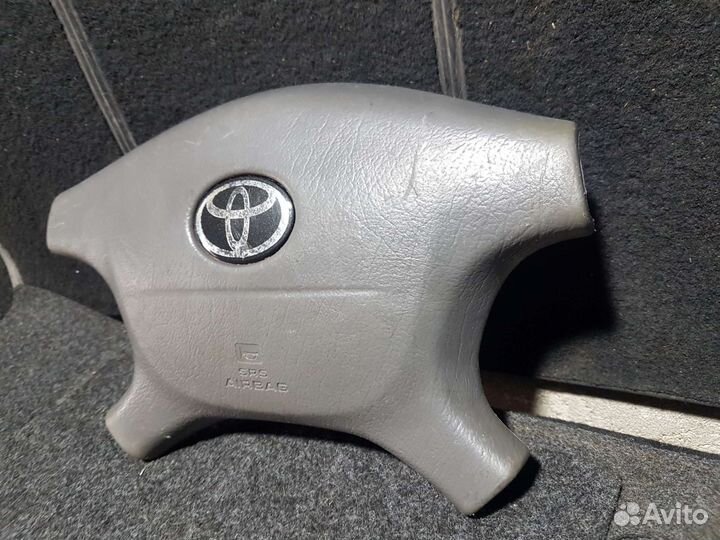 Подушка безопасности в руль Toyota Corolla E11