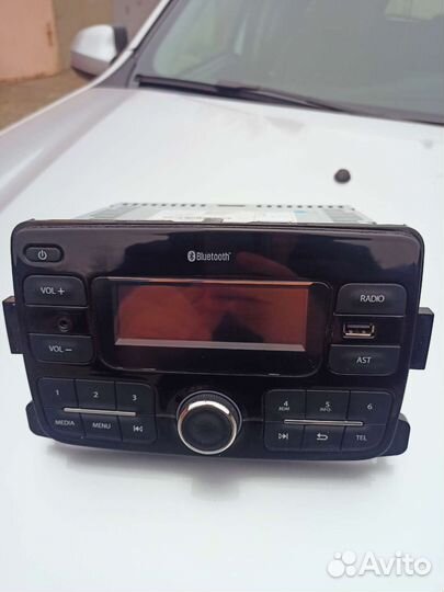 Штатная б/у магнитола renault duster 2018