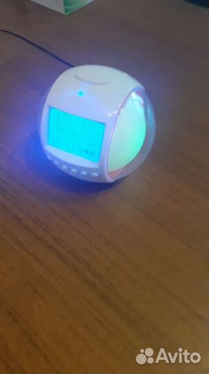 Часы с радио и будильником