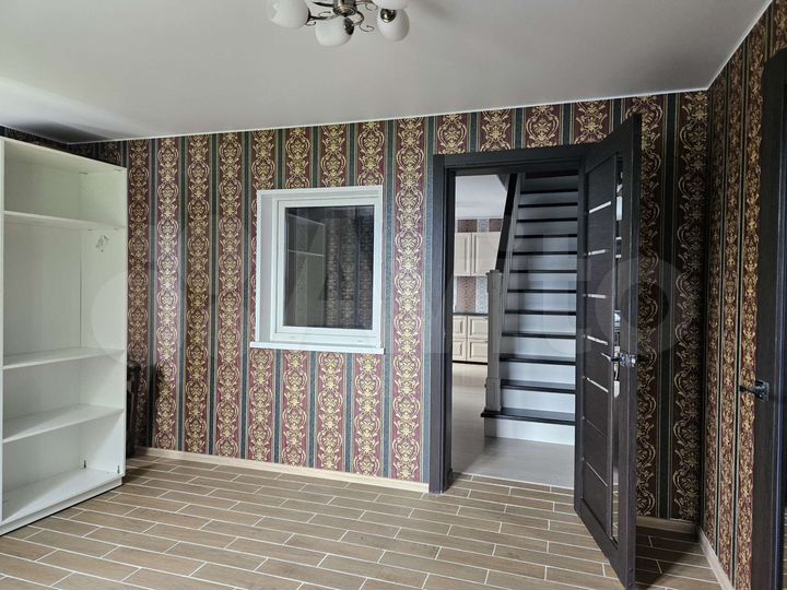 Дом 160 м² на участке 5 сот.