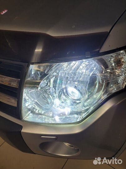 Фара Mitsubishi Pajero 4, передняя, левая, ксенон