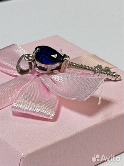 Серебряная подвеска с сапфиром и фианитами Т19738