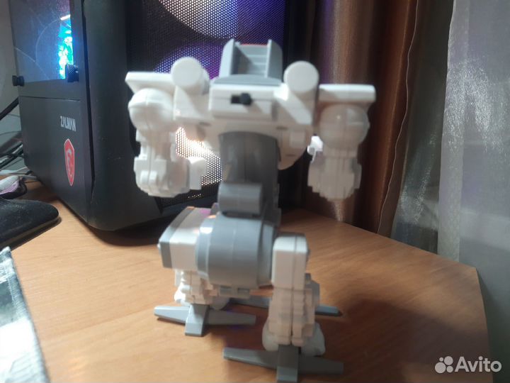 Робот-конструктор