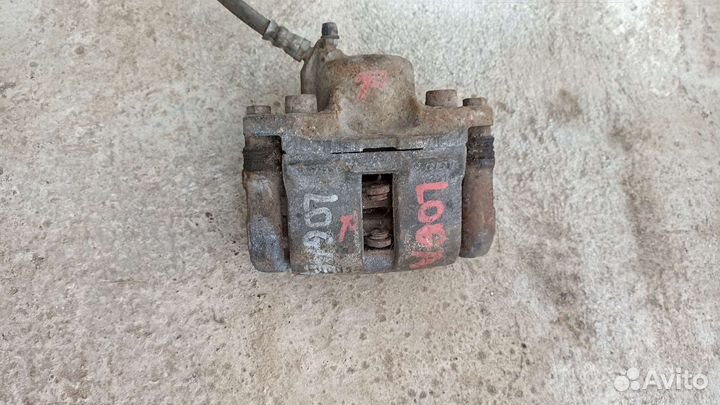 Renault Logan 1 передний правый суппорт