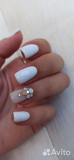 Маникюр с покрытием, педикюр, наращивание Адлер