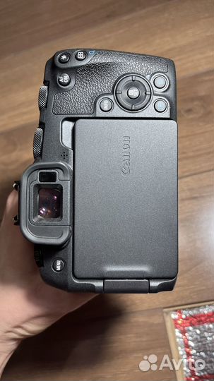 Canon EOS R8 Kit RF 24-50mm f/4.5-6.3 IS STM