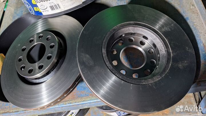 Тормозные диски передние 2 шт audi A4 (B6)