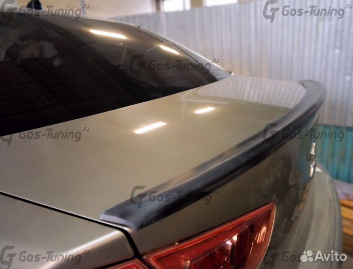 Лип спойлер лезвие на Mitsubishi Lancer 10