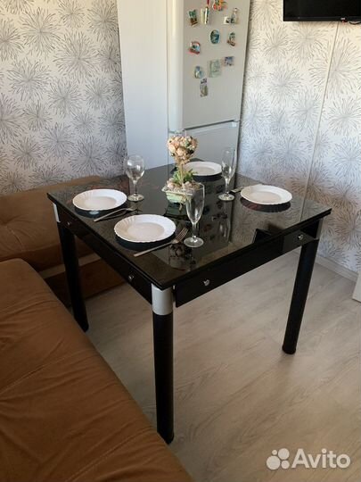 Стол стеклянный (раздвижной)