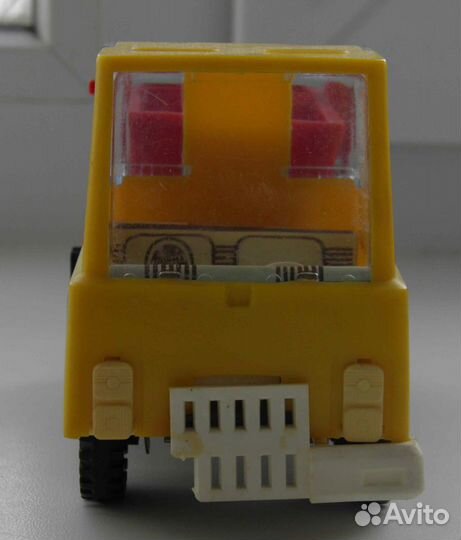 Продам машинку -игрушку