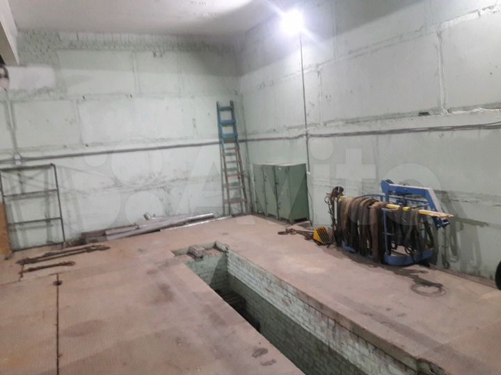 Гараж, > 30 м²