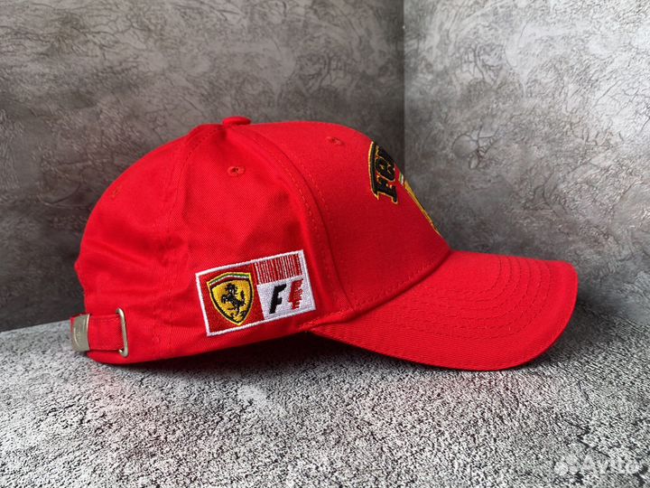 Бейсболка Ferrari Formula 1 унисекс красная