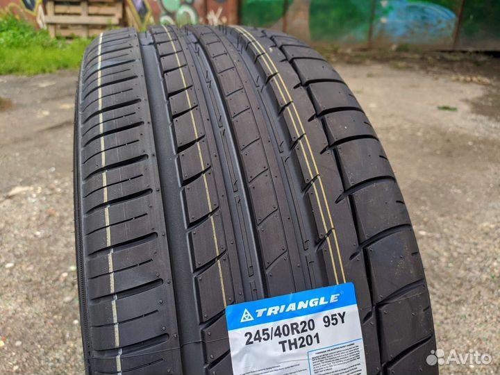 Triangle TH201 245/40 R20 95Y