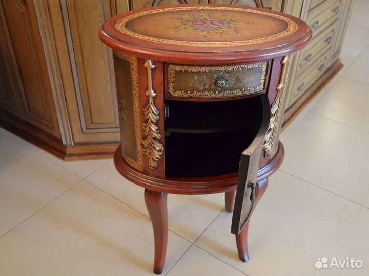 Тумбочка прикроватная новая