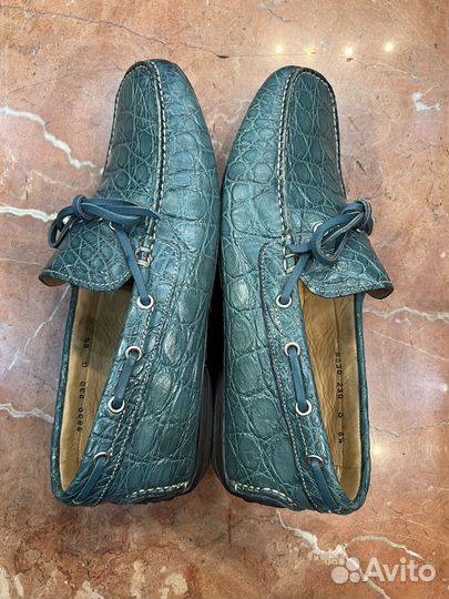 Мокасины из кожи крокодила Santoni