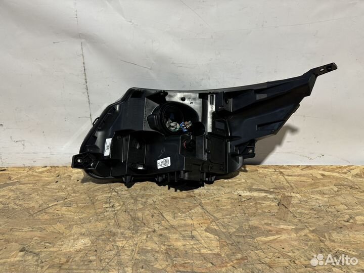 Фара Ford Explorer 5