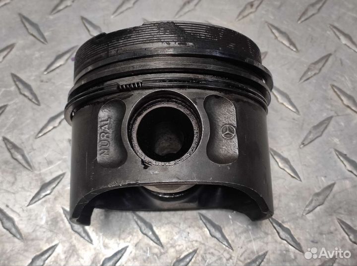 Поршень Mercedes G350 OM603.972 3.5TD W463