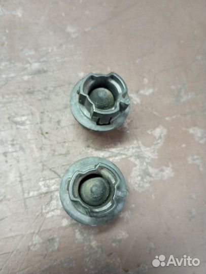 Отбойник крышки багажника Renault Megane BM1E