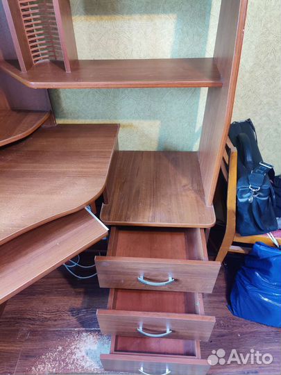 Компьютерный стол