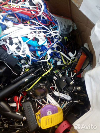 Коробка электроники лотом