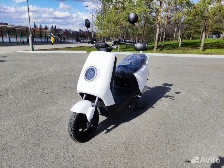 Электроскутер DJI новый, не требует водит. прав