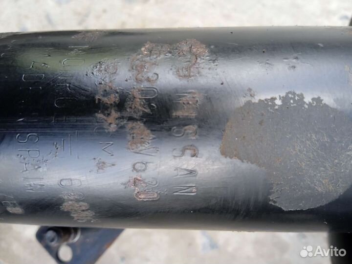 Стойка передняя (пр/лев) Nissan primera p12e YD22