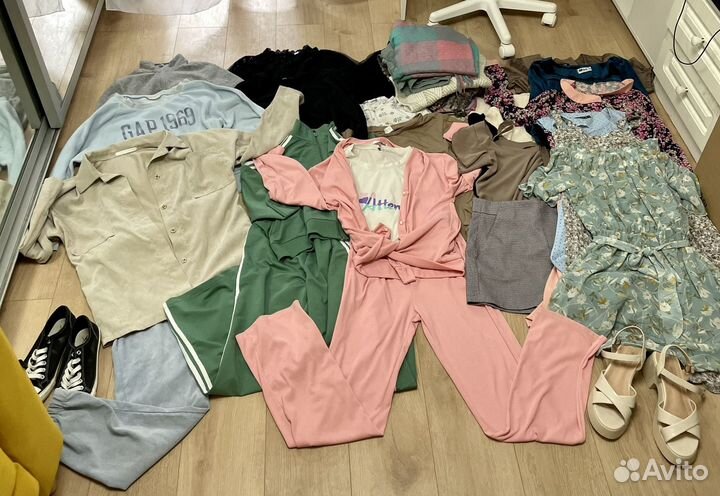 Женская одежда 42 44 пакетом (4 больших)