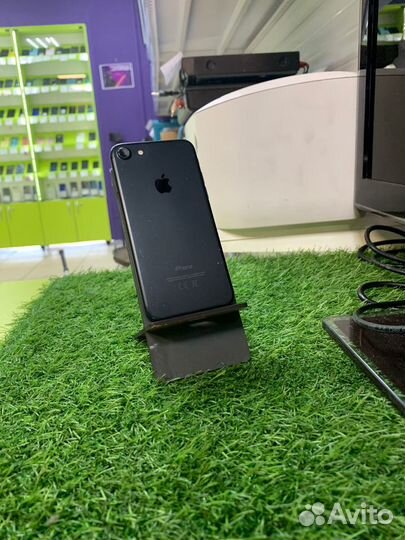 Смартфон Apple iPhone 7 32 гб, 1 SIM, черный