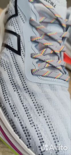 Кроссовки беговые NB Fuel cell Energy Arc us 9.5