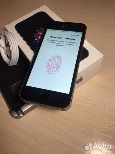 iPhone SE, 32 ГБ