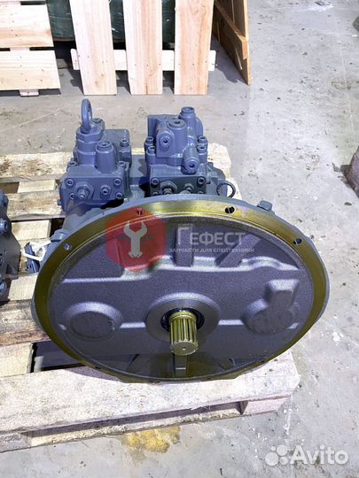 Основной насос Hitachi ZX240-3