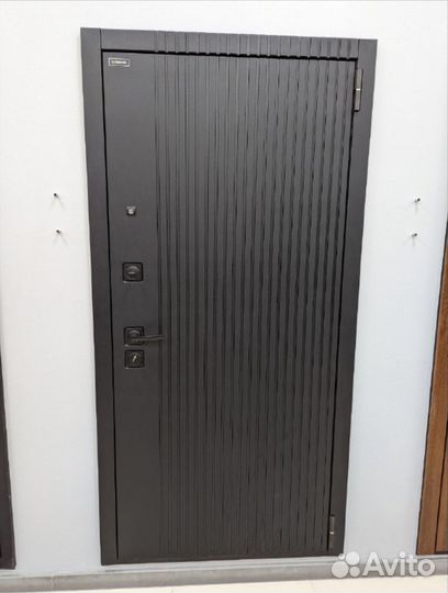 Дверь входная Вертикаль