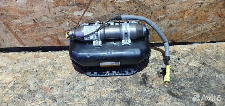 Подушка безопасности пассажира Opel Astra J GTC 2