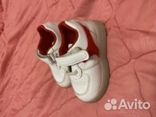 Кроссовки для девочки